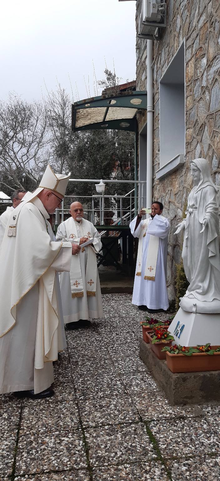Yeni Meryemana'nın heykeli
